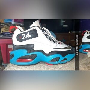 Very nice worn once size 8.5